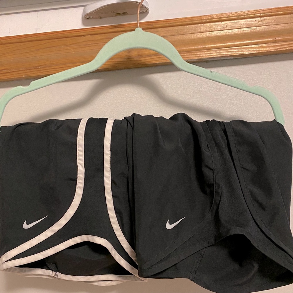 NIKE TEMPO SHORT BUNDLE